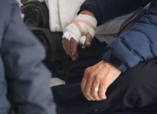 “다 불타고 속옷도 약도 없어”…일상 멈춘 주민들 ‘막막’