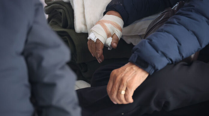 “다 불타고 속옷도 약도 없어”…일상 멈춘 주민들 ‘막막’