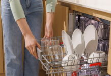 식기세척기에 무심코 넣었는데… 치매 위험 높이는 ‘이것’